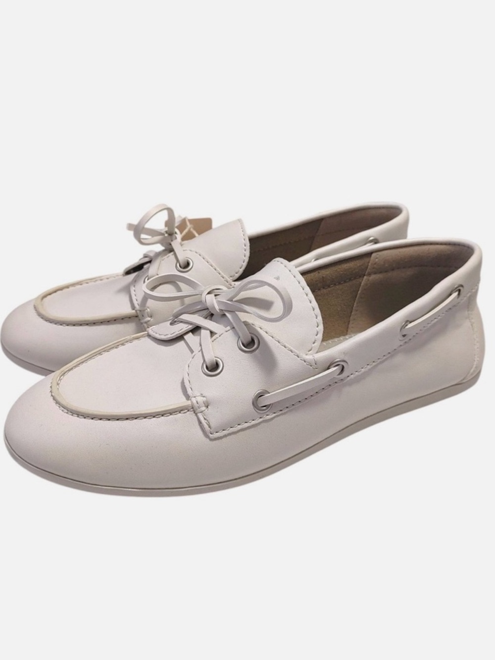 NEW W/ TAGS! Women’s White Boat Shoes with Laces